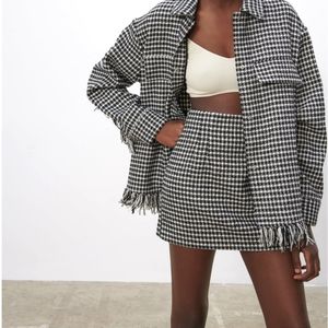 NWT. ZARA. TEXTURED WEAVE MINI SKIRT